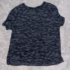 Lululemon tee